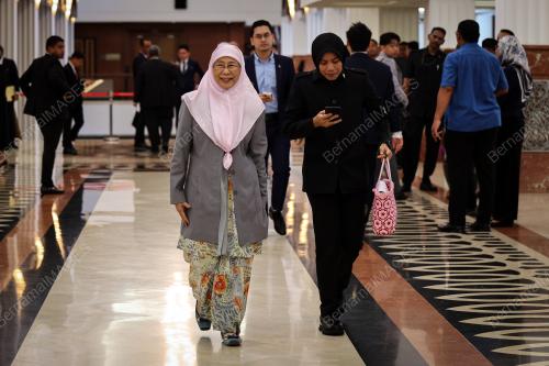 DATUK SERI DR WAN AZIZAH WAN ISMAIL
