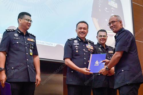 DATUK SERI MOHD YUSRI HASSAN BASRI