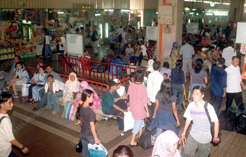 KL08-01_01_2001WARGAKOTA_PULANG_01012001