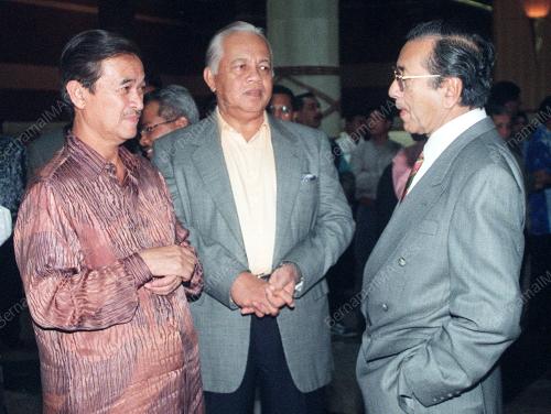 KL08-02_10_2000_MAHATHIR-LONDON_14012016