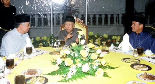 KL08-06_12_00_AGONG_BERBUKA_ATM_15012016