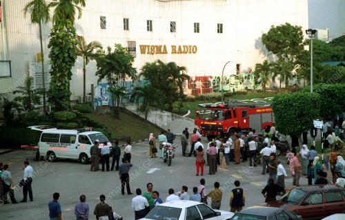 KL08-07_06_2000_WISMA_RADIO_API_11012016
