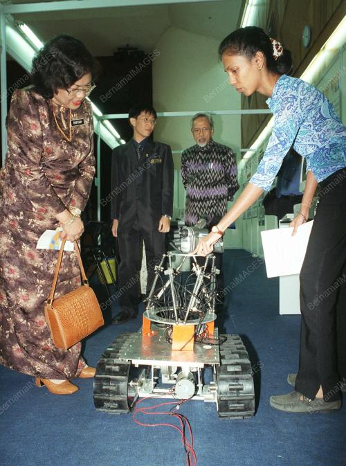 KL08-08_01_2001_RAFIDAH-_ROBOT_18012016