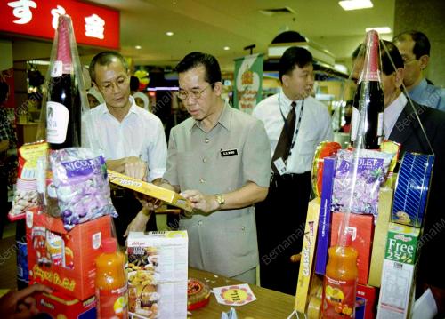 KL08-10_01_2001_TINJAUAN_HAMPER_18012016
