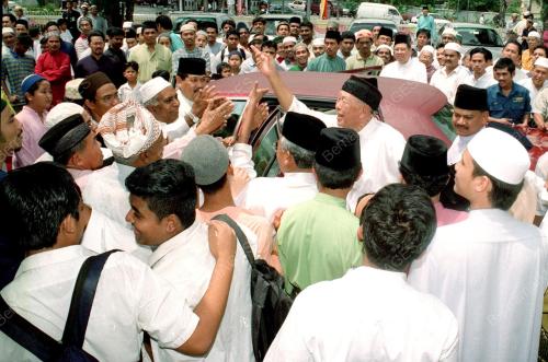 KL08-11_08_2000AGONG_SEMBAHYANG_12012016