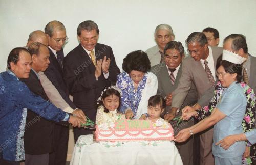 RAWATAN BUAH PINGGANG