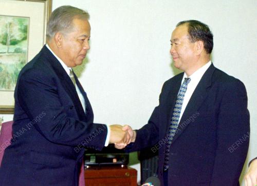 KL08-14_12_2000_KHALIL_-_SALAM_14122000