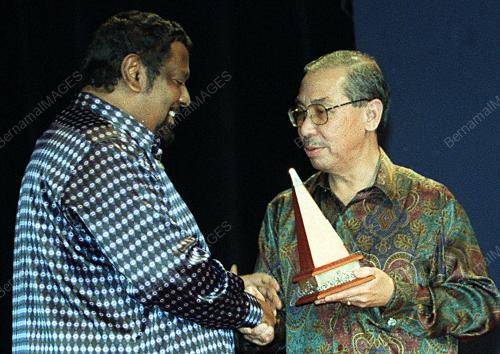 KL08-20_06_2000_ANUGERAH_CEMERL_08012016