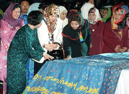 KL08-27_08_2000_TUANKU_SITI_12012016