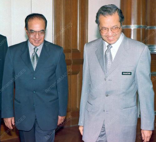 KL08-7_02_2001_PM_-_IRAQ_FM_19012016