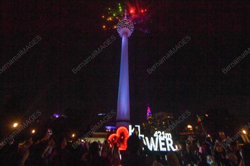 AMBANG TAHUN BARU 2025