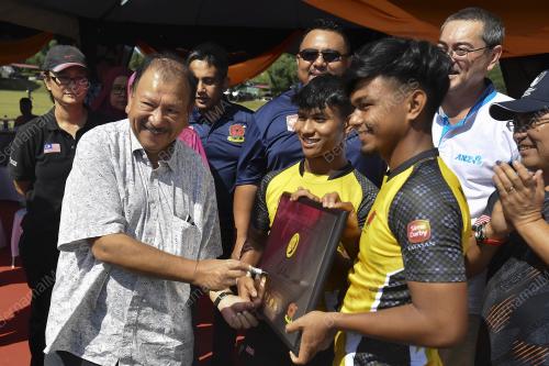 TUNKU TAN SRI IMRAN IBNI ALMARHUM TUANKU JA'AFAR
