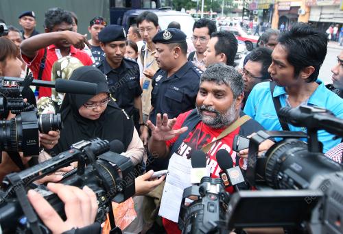 DEMO TUNTUTAN '' HARGA BARANG NAIK, GAJI BILA LAGI''