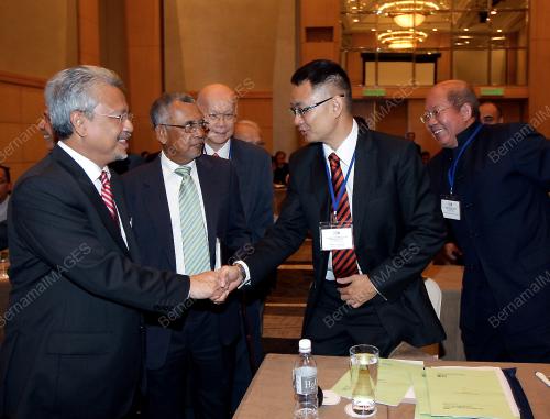 AHMAD HUSNI HANADZLAH