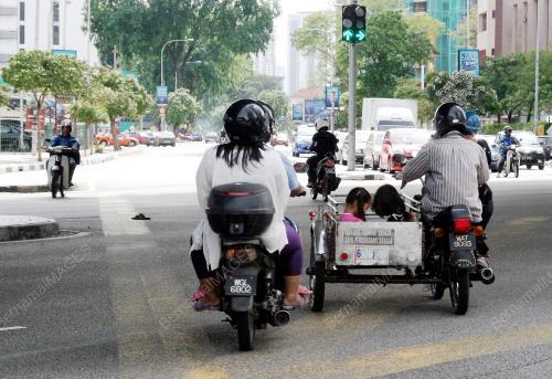 PESALAH TRAFIK