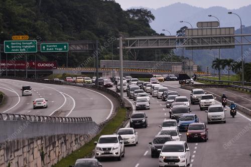 TINJAUAN ALIRAN TRAFIK DI LEBUHRAYA PANTAI TIMUR (LPT)