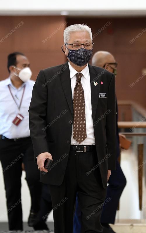 PERSIDANGAN PARLIMEN PENGGAL KETIGA 