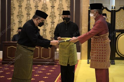 AL-SULTAN ABDULLAH RI'AYATUDDIN AL-MUSTAFA BILLAH SHAH 