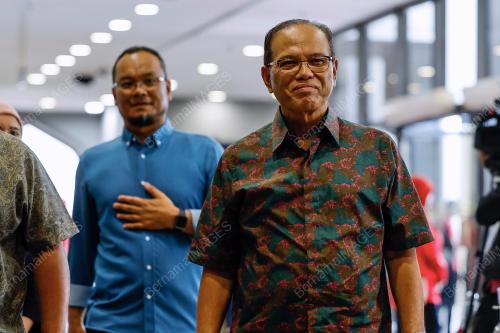 DATUK SERI WAN ROSDY WAN ISMAIL