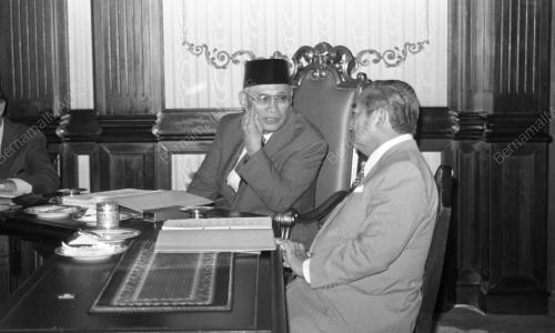 KL08_03032015_MESYUARAT_PEMERINTAH