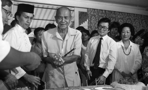 KL08_03032015_TUNKU_TERIMA_CEK