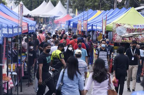 BAZAR DIBANJIRI ORANG RAMAI