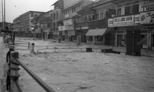 HUJAN BANJIR KILAT