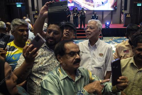 DATUK SERI ISMAIL SABRI YAAKOB