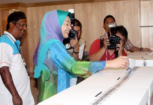 MESYUARAT AGUNG PKR GOMBAK