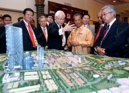 TAN SRI MUHYIDDIN MOHD YASSIN