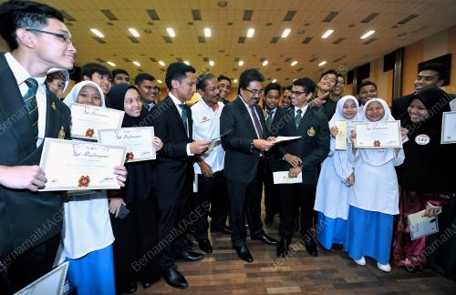 KL08_04022009_JOHARI