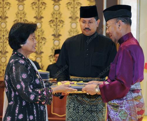 KL08_04042012_PELANTIKAN
