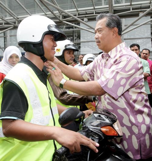 MUHYIDDIN MOHD YASSIN