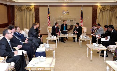 KL08_05022013_PARLIMEN