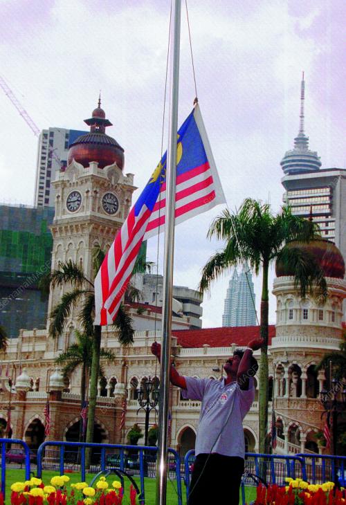 KL08_05022016_BENDERA
