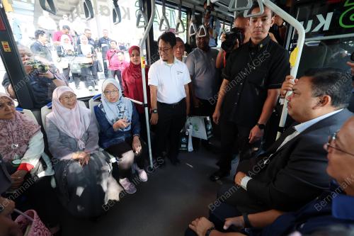 DATUK SERI DR WAN AZIZAH WAN ISMAIL