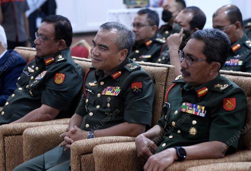 MAJLIS PRA-PELANCARAN KARYA ˜TENTERA KE TAKHTA'