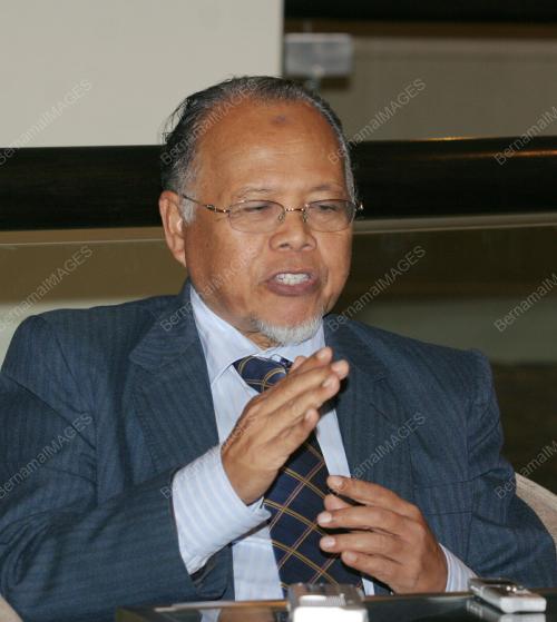 DATUK MOHD NAKHAEI AHMAD