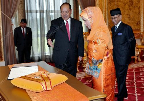 KL08_06022013_AGONG