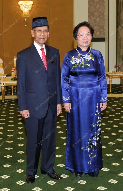 KL08_06062013_AGONG