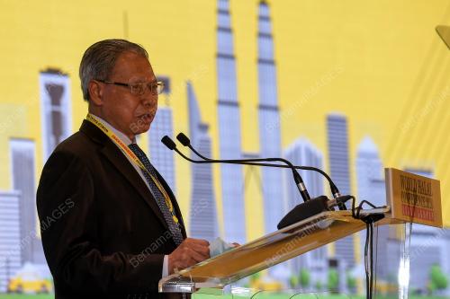 DATUK SERI MUSTAPA MOHAMED