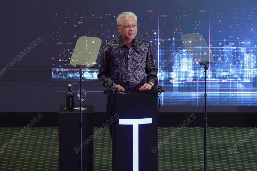 DATUK SERI ISMAIL SABRI YAAKOB