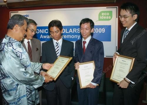 MUHYIDDIN MOHD YASSIN