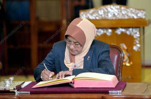 KL08_06112015_ANGKAT_SUMPAH