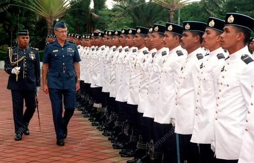 KL08_07012016_AUS_AIR_MARSHAL