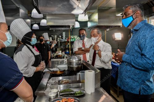 TAN SRI MUHYIDDIN YASSIN