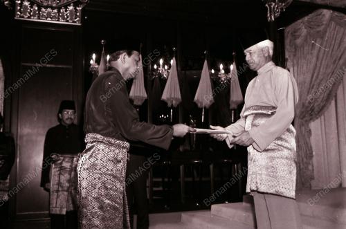 SULTAN AZLAN MUHIBBUDDIN SHAH