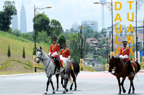 KL08_07042012_ISTIADAT_BERKUDA
