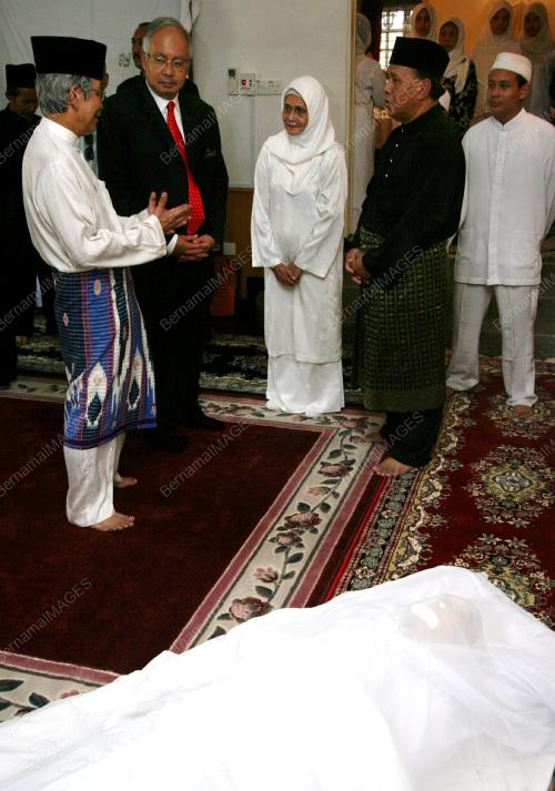 MOHD NAJIB TUN ABDUL RAZAK