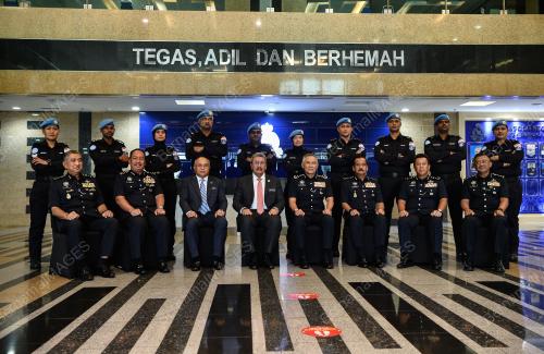 TAN SRI ACRYL SANI ABDULLAH SANI